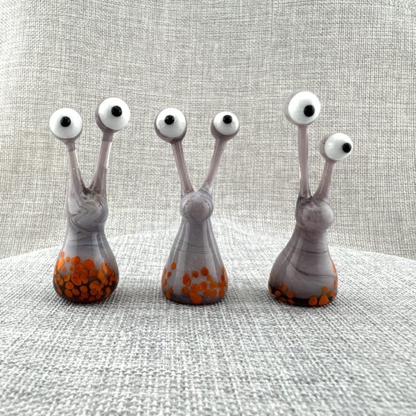 Paarse glazen gekke naaktslak, handgemaakte lampwork naaktslak beeldje, grappige glazen sculptuur, plant pot decor, uniek cadeau, paars glazen dier