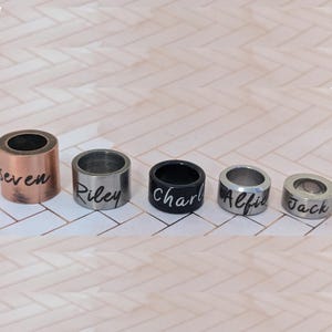 Gepersonaliseerde ringen, ringen voor armband, gegraveerde ringen, armbandringen met namen, kindernamenringen, armbandkralen gepersonaliseerd