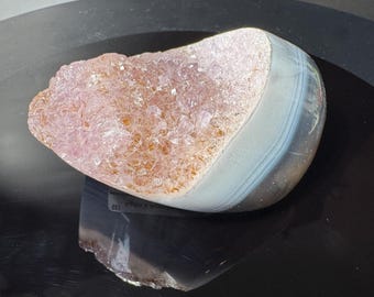Grupo de cristales de amatista brasileña — Cuarzo púrpura natural de forma irregular