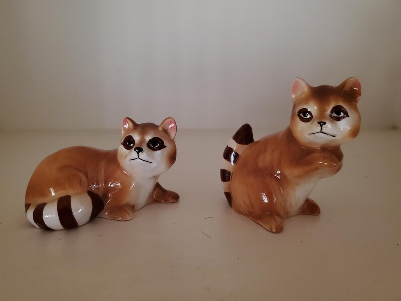 Norcrest Racoon Huggers Kitsch MCM Porcelain Salt Pepper Shakers image 15