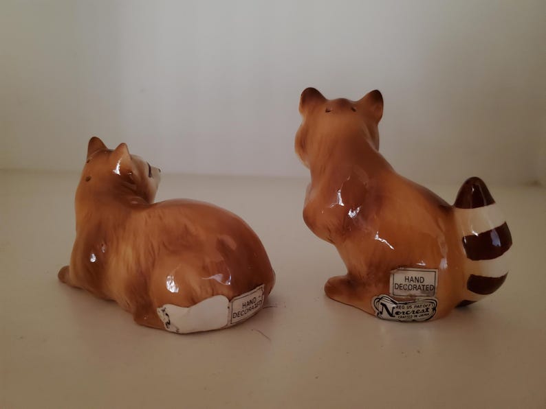 Norcrest Racoon Huggers Kitsch MCM Porcelain Salt Pepper Shakers image 11