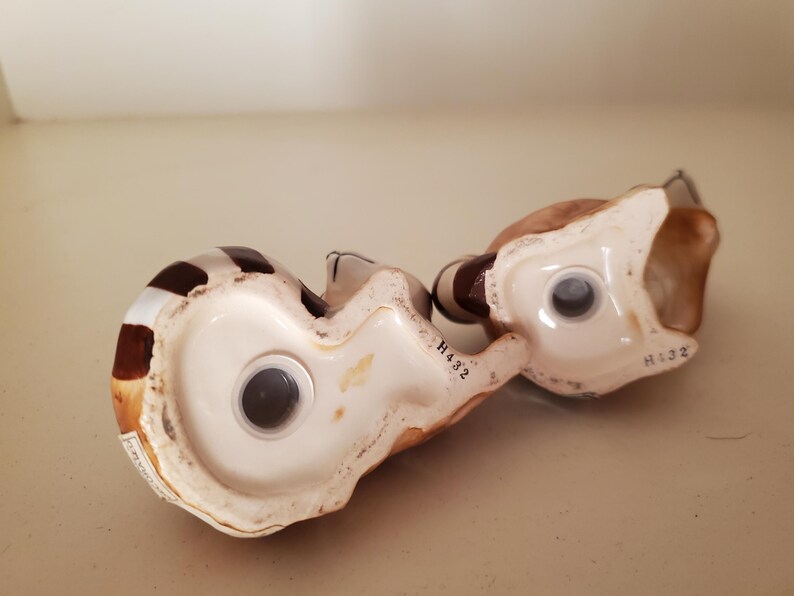 Norcrest Racoon Huggers Kitsch MCM Porcelain Salt Pepper Shakers image 18