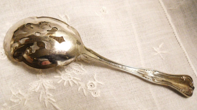 Sweet Antique Victorian Queen Elizabeth 1908 Ornate Sugar Sifter Silver Plate Spoon Scalloped Bowl National Silverplate image 8