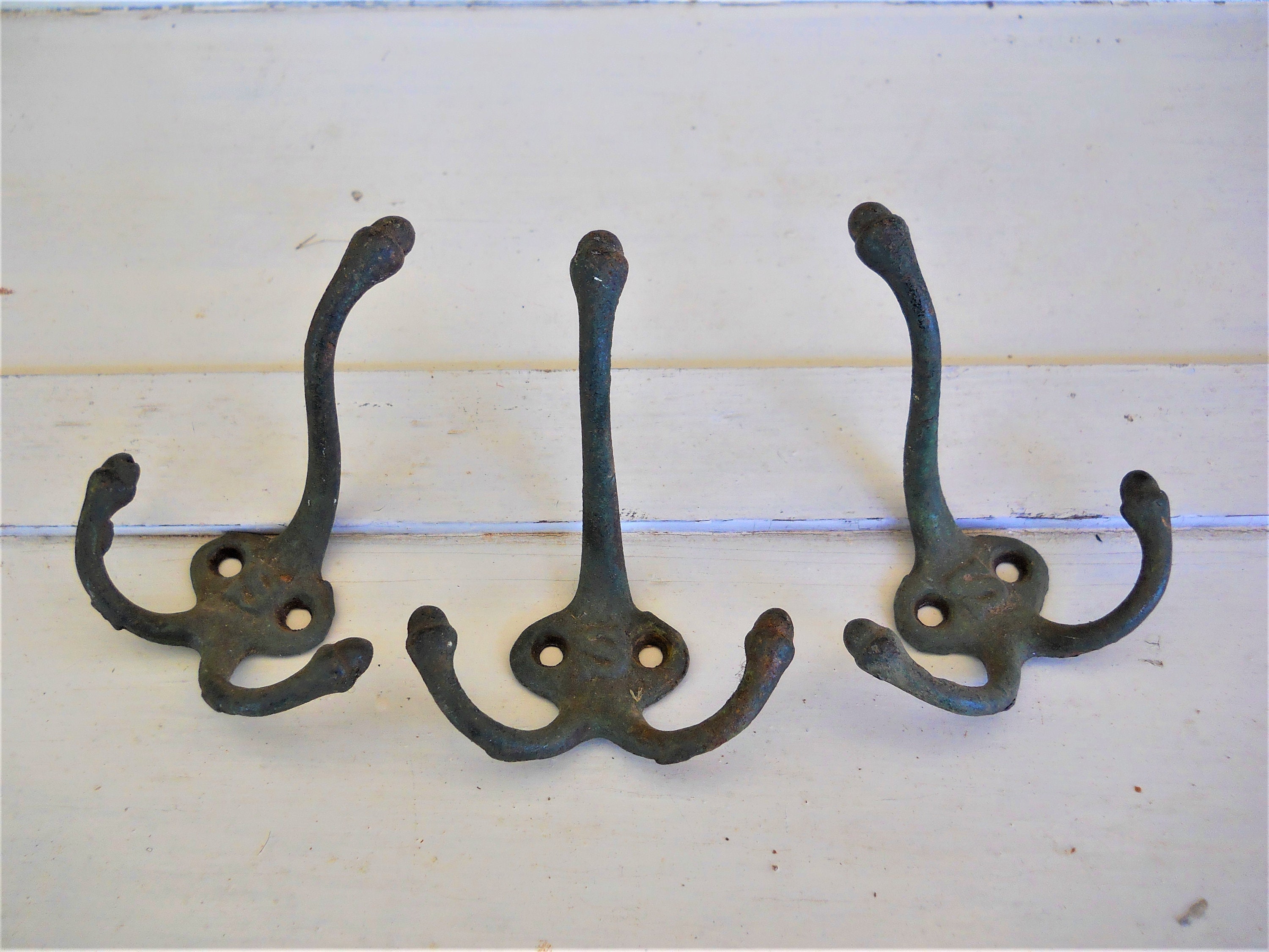 Antique Iron Old Green Paint Victorian Schoolhouse Acorn Coat Wall Hook  Advertising S General Store 3 Prong Hook Farmhouse Wall Organizing 