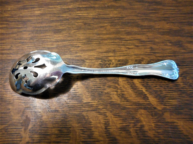 Sweet Antique Victorian Queen Elizabeth 1908 Ornate Sugar Sifter Silver Plate Spoon Scalloped Bowl National Silverplate image 7