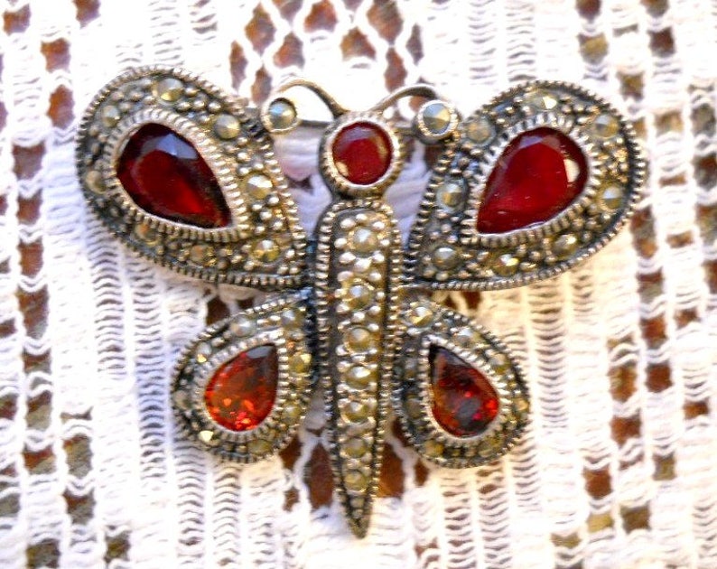 Vintage 1930s Art Deco Figural Butterfly Brooch 925 Signed Sterling Silver Marcasite Red Garnet Orange Citrine Victorian Pin Brooch Bild 1