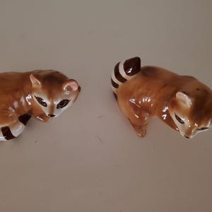 Norcrest Racoon Huggers Kitsch MCM Porcelain Salt Pepper Shakers image 16