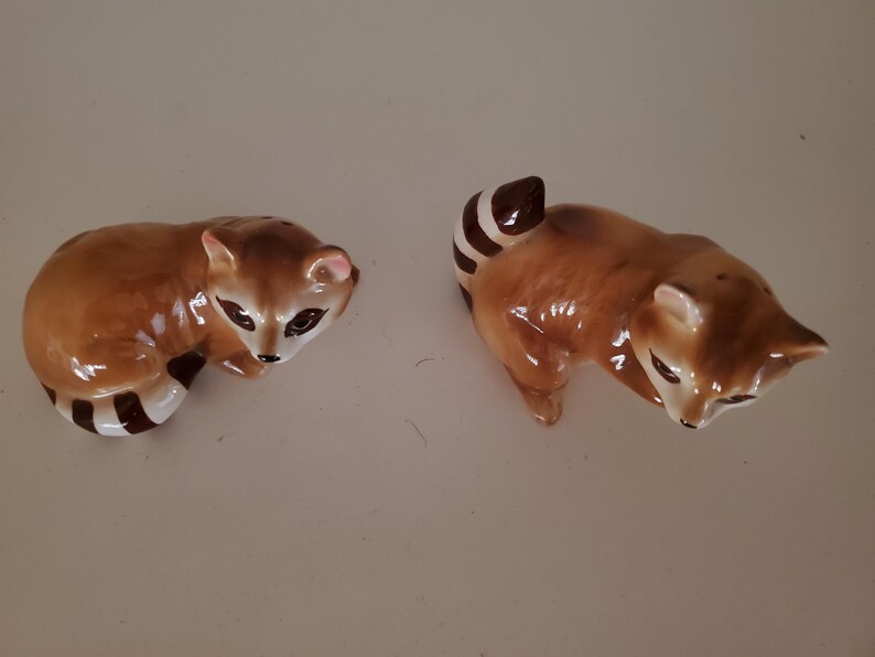 Norcrest Racoon Huggers Kitsch MCM Porcelain Salt Pepper Shakers image 16
