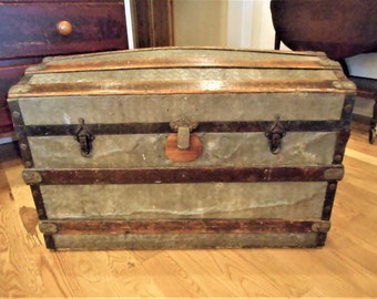 Rustic Antique Victorian Humpback Trunk Metal Wood Farmhouse Cabin Blanket Chest Crate Toy Box Storage Trunk Porch Trunk