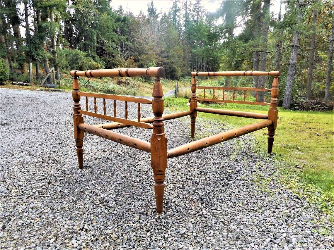 1700s Rope Color Antique 1700s-1800s Fiddleback Maple American Farmhouse Rope Bed / Day ...