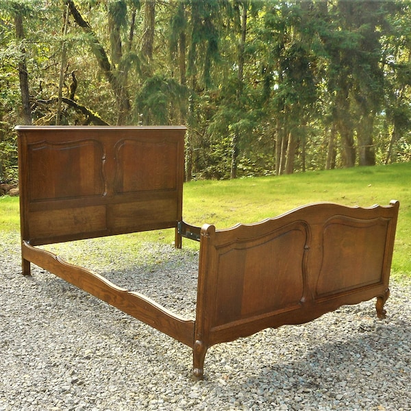 Antique Victorian Quartersawn Oak French Provincial Panel Bed Farmhouse Cottage Scalloped Rails