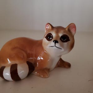 Norcrest Racoon Huggers Kitsch MCM Porcelain Salt Pepper Shakers image 14