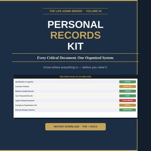 Può includere: Un raccoglitore digitale blu scuro per documenti personali con testo dorato che recita The Life Admin Binder Volume 04 Personal Records Kit. Include una tabella dello stato dei documenti con etichette come Current, Review Due, Filed e Action Needed.