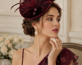 Sombrero tocado de sinamay color burdeos, tocado Derby con plumas, pinza para el cabello de boda.