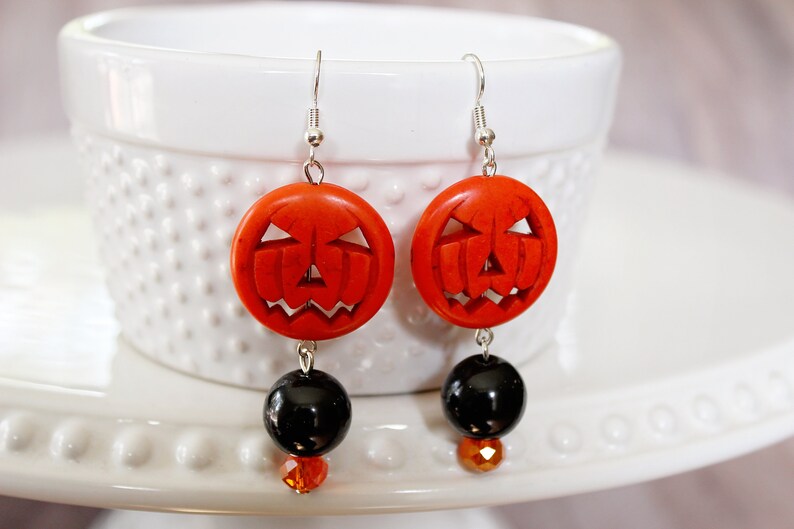 PEEK-A-BOO KITTY Necklace Black Orange Beads Child Size Beaded Statement Necklace Bracelet Earrings Adult Halloween Pumpkin Jewelry