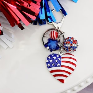 LAND THAT I LOVE American Flag Key Chain, July 4th Key Ring, Key Fob Enamel Pendant Keychain Beaded Dangle, Womens Gift, Patriotic Gift