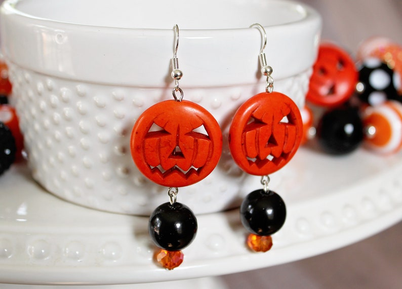 PEEK-A-BOO KITTY Necklace Black Orange Beads Child Size Beaded Statement Necklace Bracelet Earrings Adult Halloween Pumpkin Jewelry