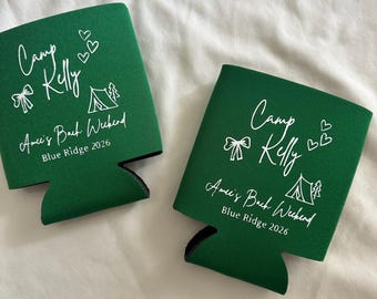 Vrijgezellenkamp Koozies | Gepersonaliseerde blikjeskoelers | Aangepaste Bach-weekendfeestgunst | Cadeaus bruidsmeisje