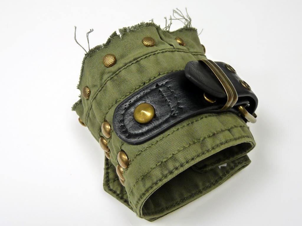 Men's Wristband 'BLACKFIELD' Army green cotton wristband with leather