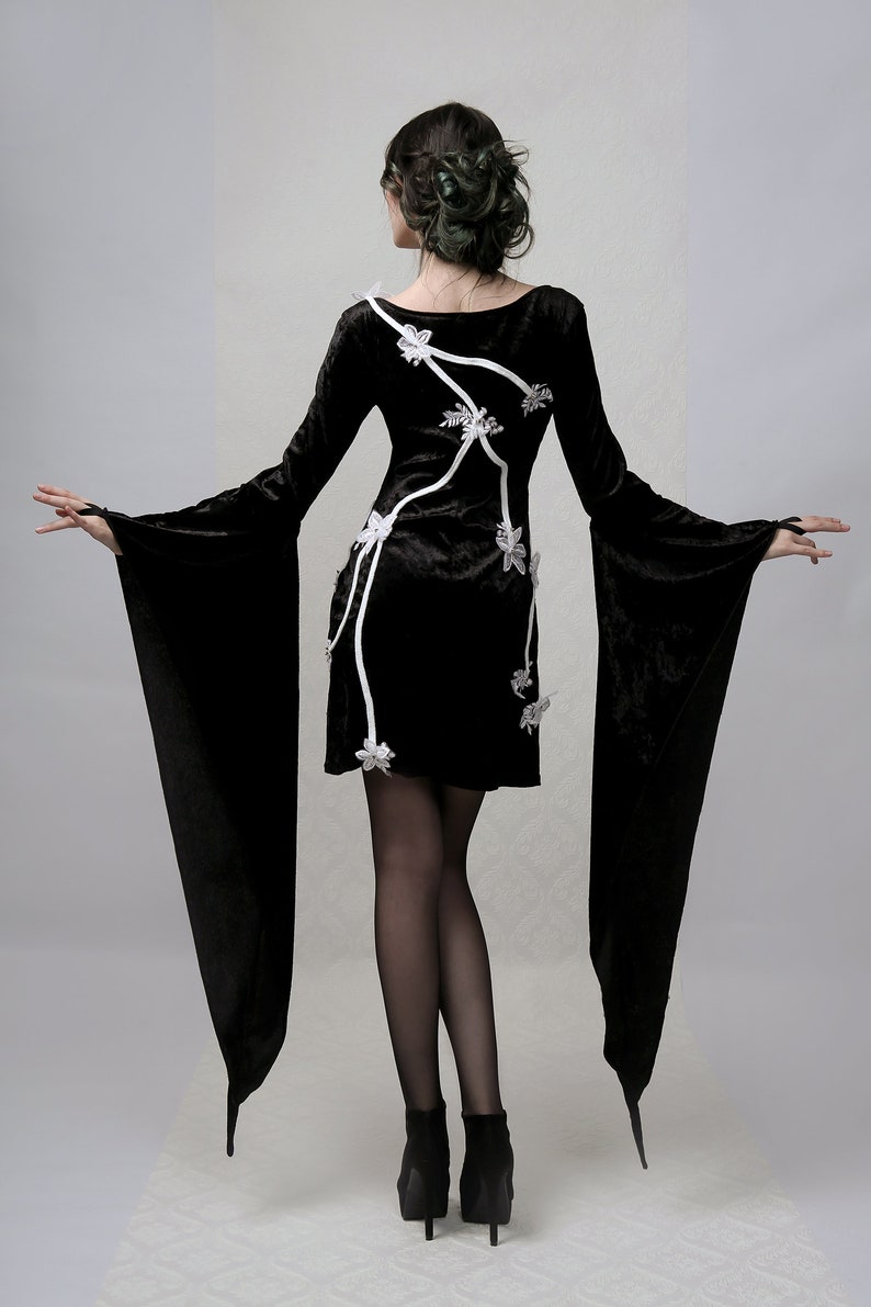Flowers /& Thorns Ultra Long Sleeved Dress