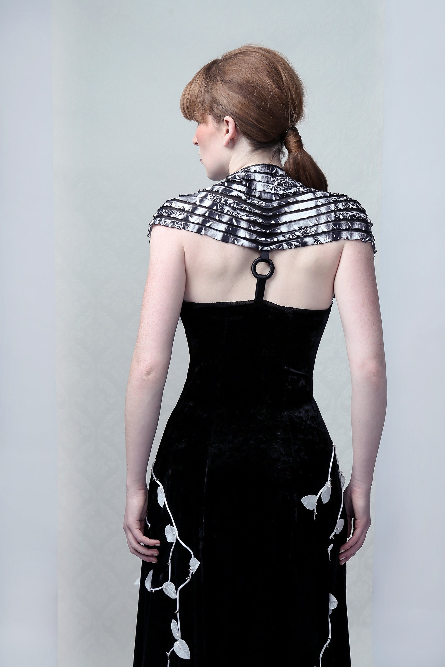 ANDRÉSDアンドレスド curved square velour dress curved square