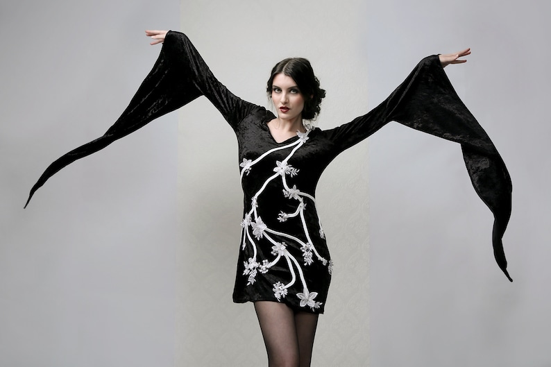 Flowers /& Thorns Ultra Long Sleeved Dress