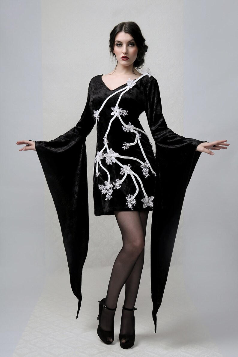 Flowers /& Thorns Ultra Long Sleeved Dress