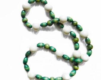 Bohemian Vintage Wooden Bead Necklace / Boho Jewelry 1970s Leaf Green and White Beads / Retro Bohemian Necklace