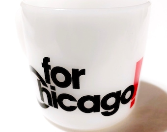 Rare Chicago Milkglass Coffee Mug / 70s 80s Typography / Vintage Milkglass Mug