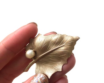 Vintage Leaf and Pearl Brooch / Mid Century Statement Brooch