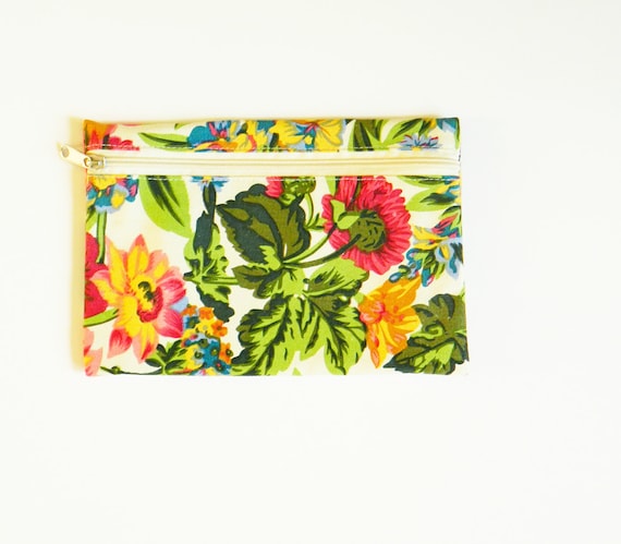 Statement Floral Vintage Zipper Pouch / Retro Floral Clutch / Boho Zippered Cosmetic Bag / Vintage Floral Travel Bag