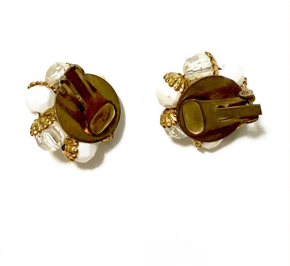 1960s Vintage Cluster Earrings / White Retro Stat… - image 3