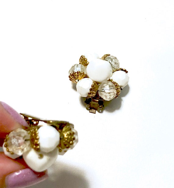 1960s Vintage Cluster Earrings / White Retro Stat… - image 4
