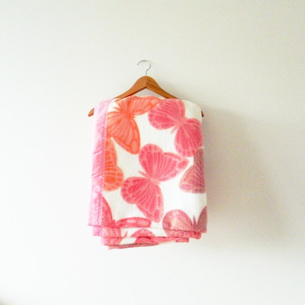 Retro Vintage Butterfly Blanket / Vintage Bedding / Bright Butterfly Blanket / 70s Vintage Mod Butterfly Blanket