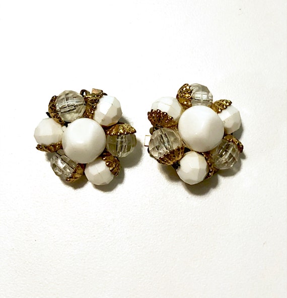 1960s Vintage Cluster Earrings / White Retro Stat… - image 5