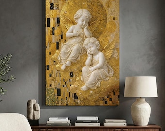 Könnte beinhalten: Ein rechteckiges Wandbild mit zwei weißen, geflügelten Putten, die jeweils ihren Kopf auf eine Hand stützen. Die Figuren sind vor einem strukturierten goldenen Hintergrund mit verschlungenen Mustern und schwarzen Rechtecken platziert.