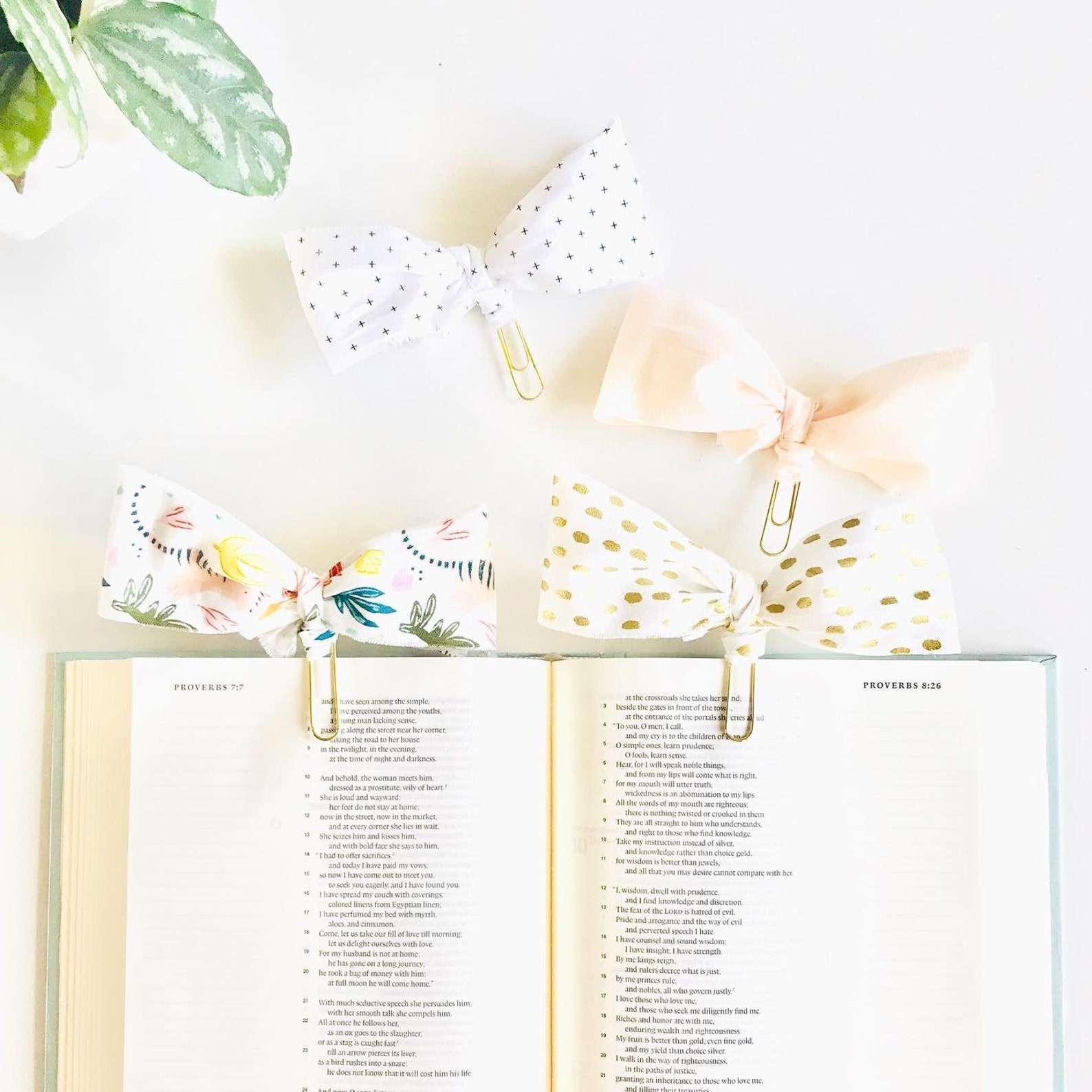 Set of 4 Bow Book Clips Book Clips Paperclip Bow Book Etsy