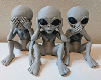 3D Printed Alien Wise Monkeys See Hear Speak No Evil Figures Statue Set