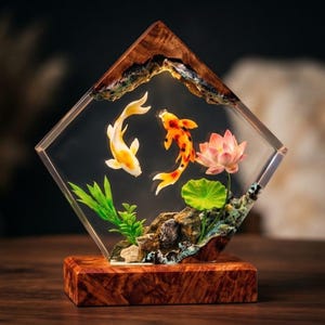 Lampada in resina con coppia di carpe koi, luce notturna zen con fiore di loto, decorazione romantica per laghetto, decorazione per la stanza per amanti delle carpe koi, regalo unico per gli amanti della natura