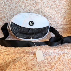 lululemon black and white belt bag Everywhere Bag, (LU9B78S) : Sports & Outdoors This compact Back to School Belt Bags