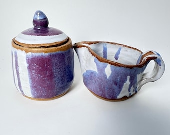 Studio Pottery Sockerskål och Gräddkanna Set Lila Blå Glasyr Signerad Stengods