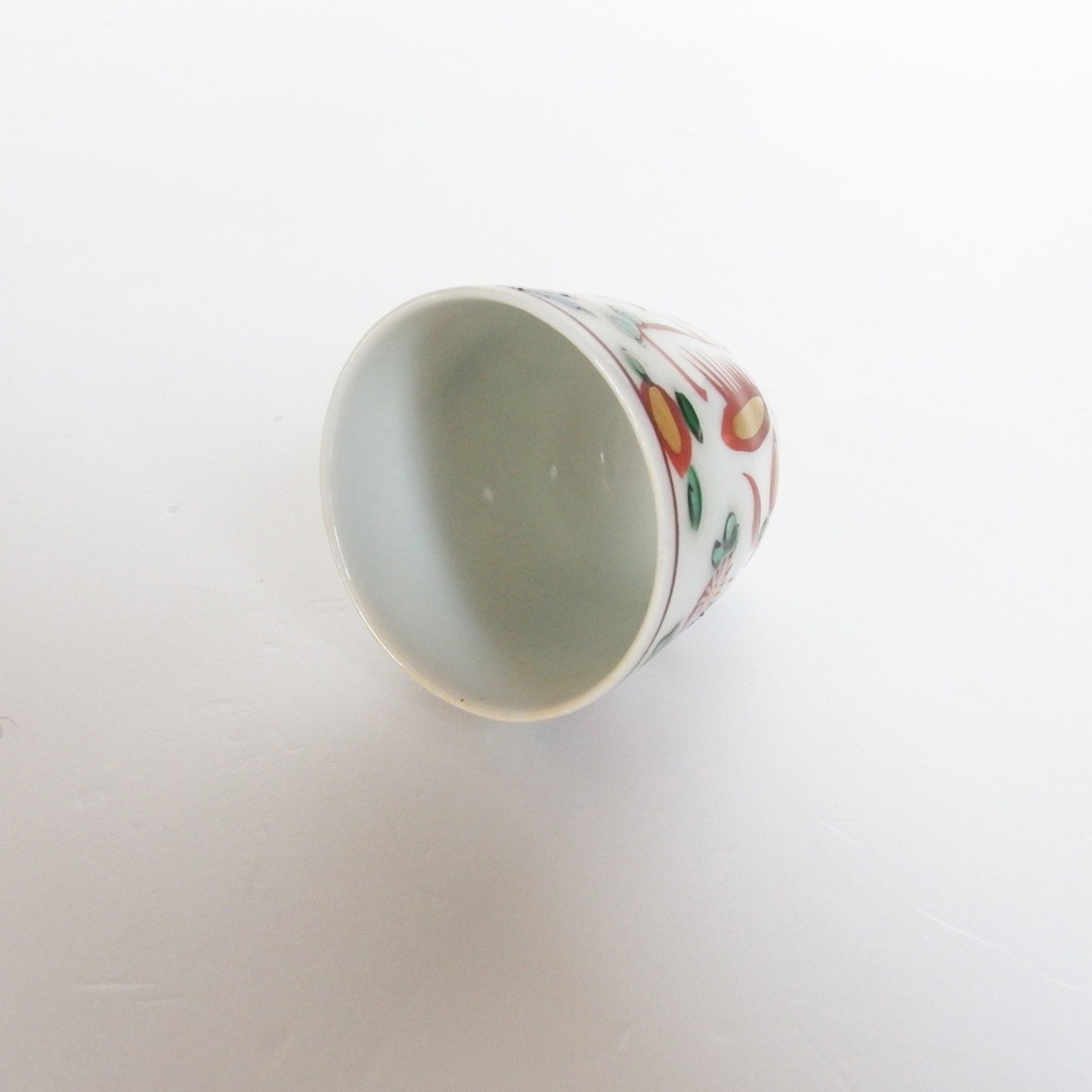 Antique Japanese Saké Cup. Japanese Kutani Porcelain With Flowers and