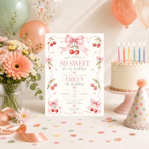 Op de afbeelding: Een rechthoekige verjaardagsuitnodiging met een roze lintrand, kersenillustraties en de tekst: Silly, Sparkly & So Sweet It's My Birthday, Emily's 5th Birthday, Saturday June 21 2:00 PM, Emily's Cherry Patch, 123 Sweet Lane.