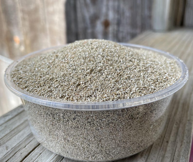 Fine Vermiculite - soil amendment water retention nutrient retention image 2