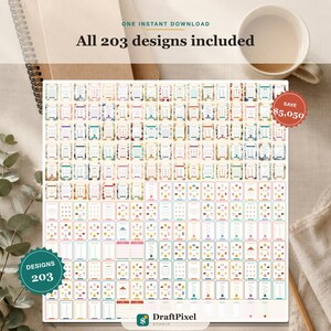 Op de afbeelding: Een digitale collectie van 203 printbare ontwerpen met diverse kleurrijke randen, iconen en lay-outs. De afbeelding toont een raster van rechthoekige sjablonen met uiteenlopende patronen en thema's, inclusief de tekst "ONE INSTANT DOWNLOAD", "All 203 designs included" bovenaan en "DraftPixel STUDIO" onderaan.