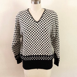 vintage 1980s Liz Claiborne sweater / small black and white polka dot sweater / v neck pullover / soft and fuzzy jumper