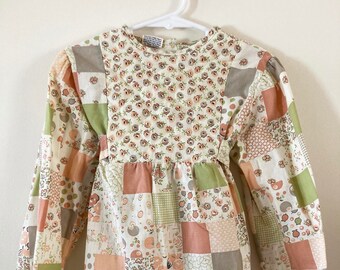 vintage 1970s baby girl blouse / 2T 3T floral tunic / toddler shirt with roses / pink and green vintage shirt / long sleeved kids blouse