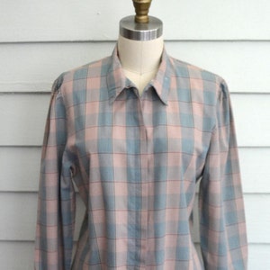 Vintage 1970s or 80s plaid blouse / extra small to small vintage button down shirt / long sleeve plaid shirt / pink blue red / cotton blouse
