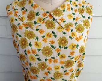 1950s yellow and green floral linen shift dress / Small Peter Pan collar sleeveless dress with flowers  / structured garden party dress