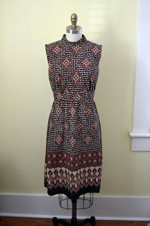 vintage 1960s 1970s fit and flare sleeveless dres… - image 2